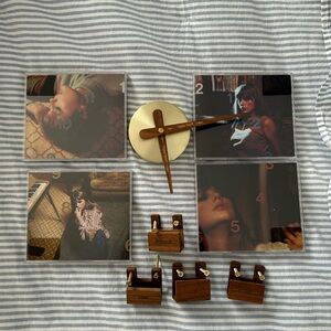 Taylor Swift official clock